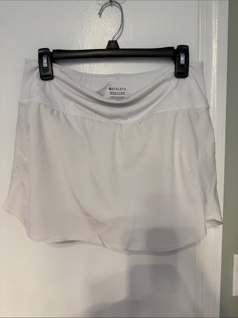 Athleta Run With It 14 inch White Performance Skort with Vent Panels